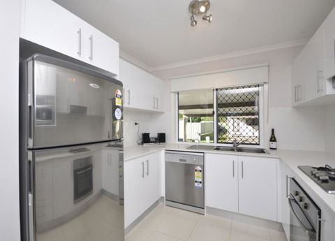 Capricorn Villas - Southport Accommodation 3