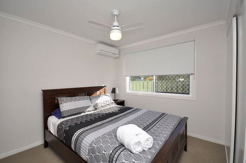 Capricorn Villas - Southport Accommodation 1
