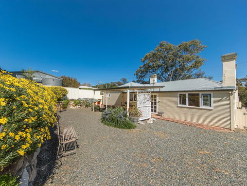 Captain Rodda's Cottage - Southport Accommodation 1