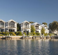 Captains Cove Resort - Southport Accommodation