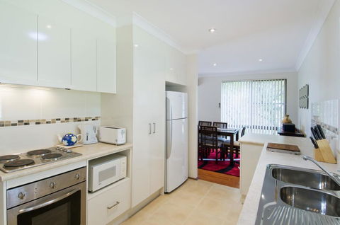 Cara Nobbys Beach 11 Wesley Avenue - Southport Accommodation 0