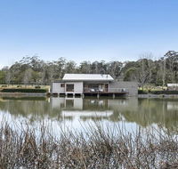 Casa sul lago - quite simply a very special place - Southport Accommodation
