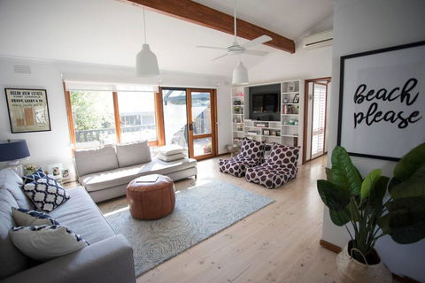 CASTAWAY - Southport Accommodation 1