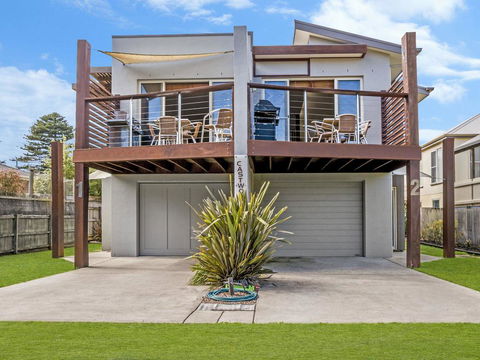 CASTWOOD VILLA No. 1 - Southport Accommodation 2