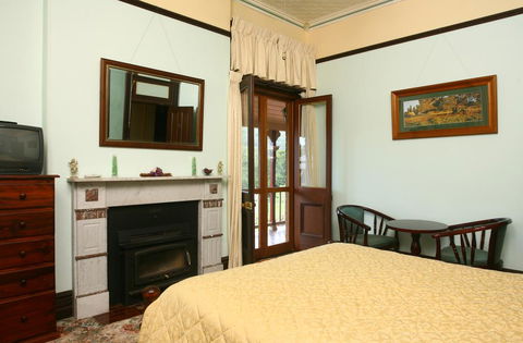 CBC Bed & Breakfast & Cafe - Southport Accommodation 0