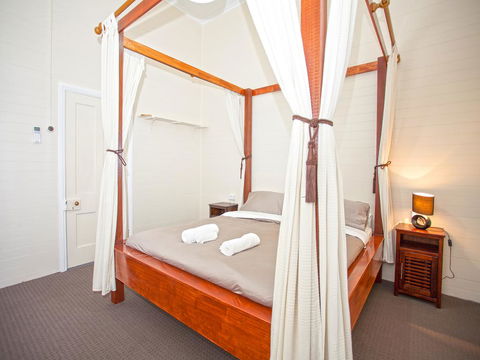 CBD Holiday Home - Southport Accommodation 0