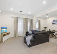 Central and Charming on Wallace - Southport Accommodation