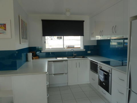 Central Luxury With Fabulous Views - Southport Accommodation 0