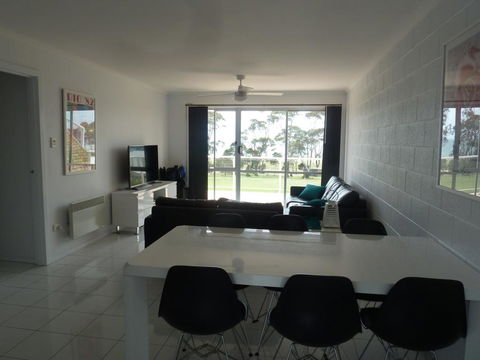 Central Luxury With Fabulous Views - Southport Accommodation 3