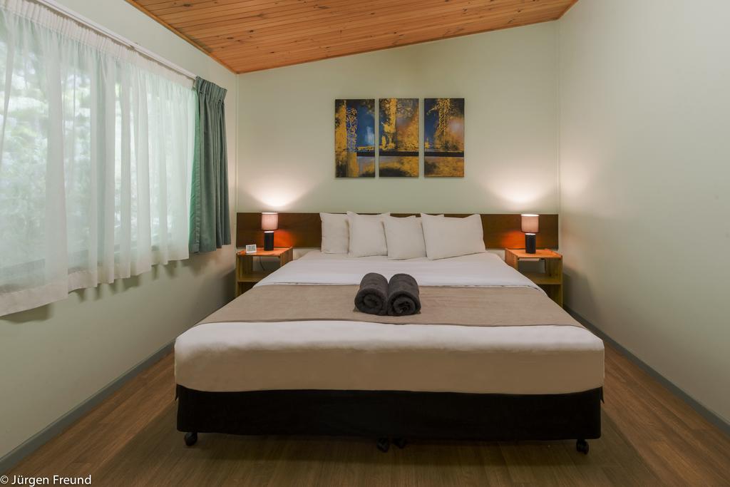 Lake Eacham QLD Southport Accommodation
