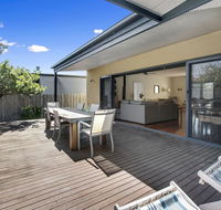 Charchie's by the Sea Pet friendly family home close to beach - Southport Accommodation
