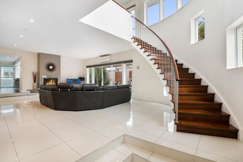 Chunar Lodge - Southport Accommodation 1