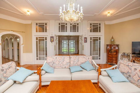 Classic 5 Beds Mt Dandenong Resort - Southport Accommodation 0