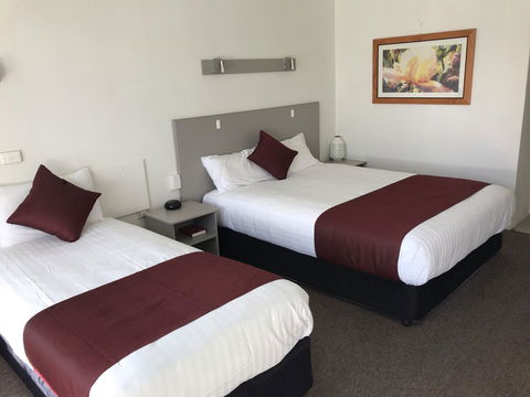 Cobb Inlander Motel - Southport Accommodation 0