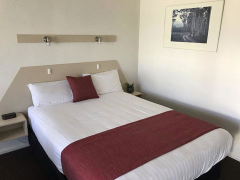 Cobb Inlander Motel - Southport Accommodation 1