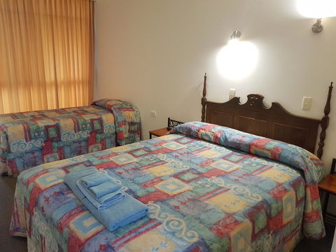 Cobb Inlander Motel - Southport Accommodation 2