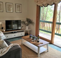 Cockatoo Cottages - Southport Accommodation