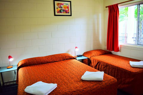 Coconut Grove Holiday Apartments - Southport Accommodation 3