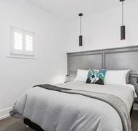 Colonial Hampdens - Southport Accommodation