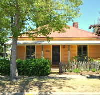 Cooma Cottage - Southport Accommodation