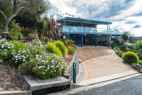 Coota Views - Southport Accommodation 2