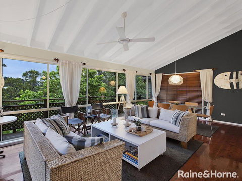 Copacabana Treehouse - 36 Oceano Street, Copacabana - Southport Accommodation 1