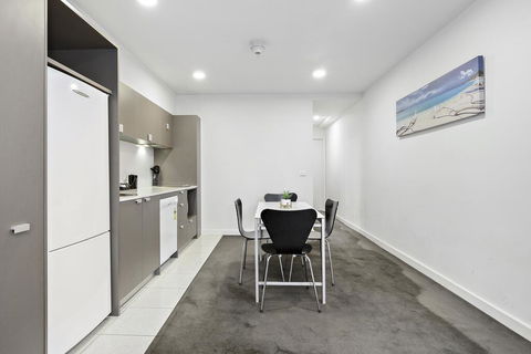 Cosmopolitan Hotel Melbourne - Southport Accommodation 1