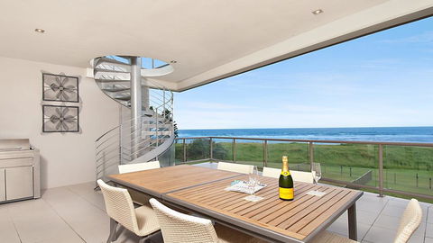 Costa Del Sol - WiFi And Austar - Southport Accommodation 1