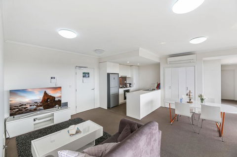 Cosy 3BR Penthouse Close To Westfield And Train - Southport Accommodation 3