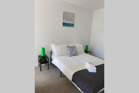 Cosy Apartment @ Clayton (Monash17) - Southport Accommodation 0