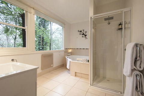 Cottage In The Forest - Southport Accommodation 1