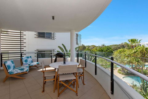 COTTON BEACH APARTMENT 35 - POOL VIEWS - Southport Accommodation 0