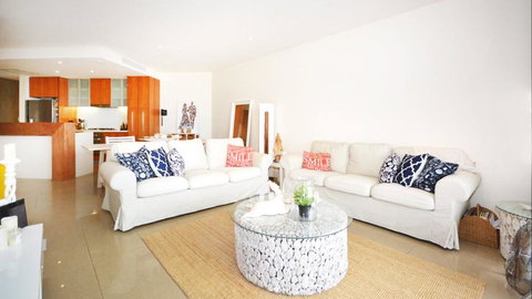 COTTON BEACH ROOF TOP 113 WITH OCEAN VIEWS - Southport Accommodation 3