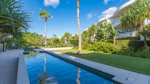 COTTON BEACH ROOF TOP 113 WITH OCEAN VIEWS - Southport Accommodation 1