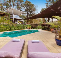 COUNTRY MEETS THE BAY - MOUNT ELIZA - Southport Accommodation