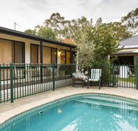 Courtsidecottage Bed and Breakfast - Southport Accommodation