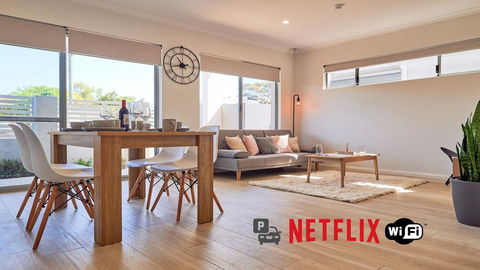 Cozy & Central Apt At Garden City - Free WiFi - Southport Accommodation 0