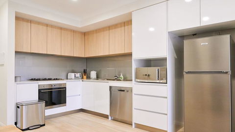 Cozy & Central Apt At Garden City - Free WiFi - Southport Accommodation 3