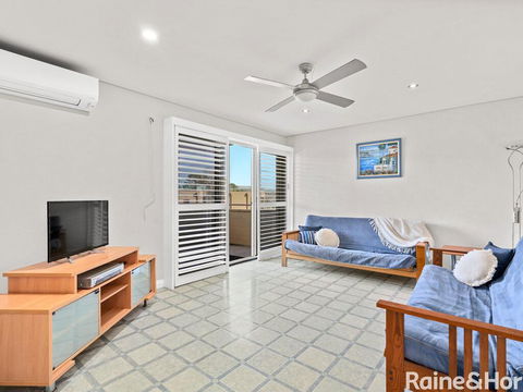 Cumbernauld #5 - 5/12Terrigal Esp - Southport Accommodation 0