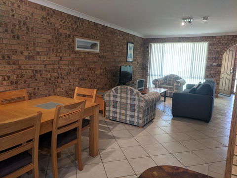 DAVIES STREET 3/14 MOLLYMOOK - Southport Accommodation 1