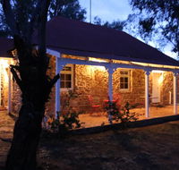 Dempster Cottage - Southport Accommodation