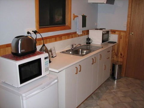 Derwent Bridge Chalets & Studios - Southport Accommodation 3