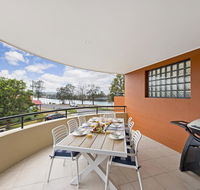 Dolphin Cove - Apt 5 - Southport Accommodation