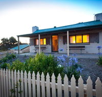 Donington Cottage Lincoln National Park - Southport Accommodation