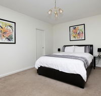 Downstairs in Hawthorn - Southport Accommodation