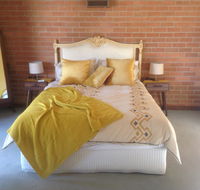 Dunolly Broadway BB - Southport Accommodation