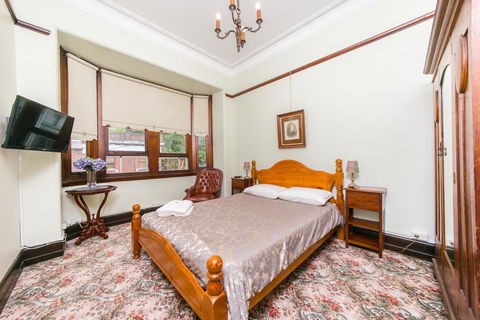 East Sydney Hotel - Southport Accommodation 1