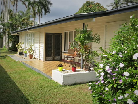 Edge Hill Clean & Green Cairns, 7 Minutes From The Airport, 7 Minutes To Cairns CBD & Reef Fleet Terminal - Accommodation Southport 2