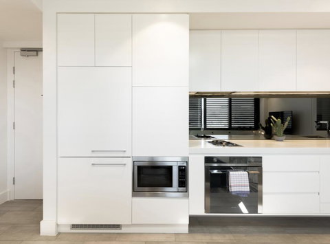 EIGHT TWO NINE TWO III: BONDI BEACH - Accommodation Southport 1