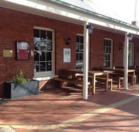 Emeu Inn Bed  Breakfast - Southport Accommodation